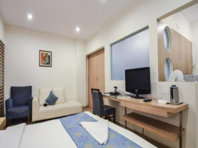 Oyster Suites Hyderabad Exterior foto